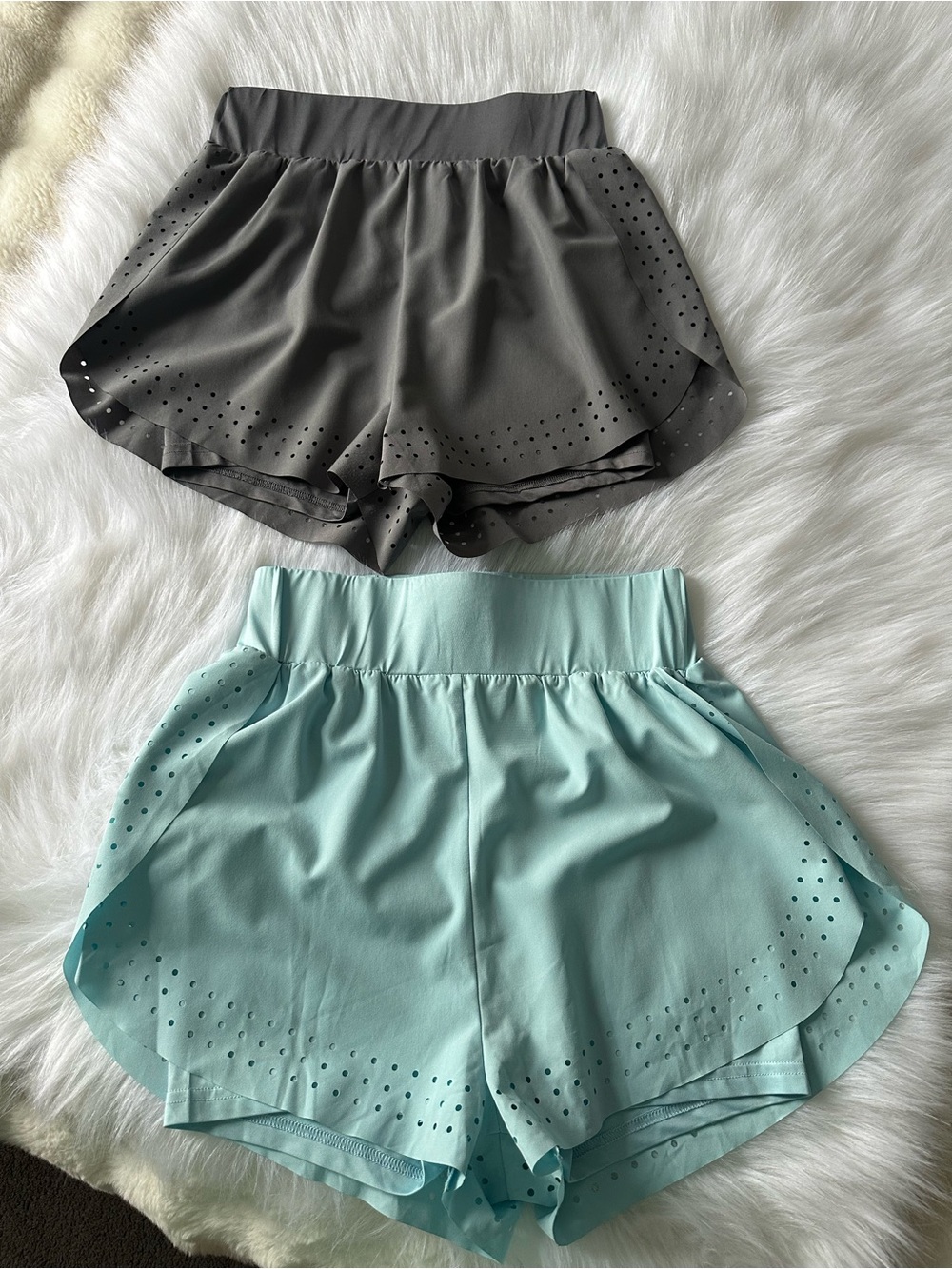 Boohoo Laser-Cut Athletic Shorts in Gray & Mint Sz 4 Women’s Set like new